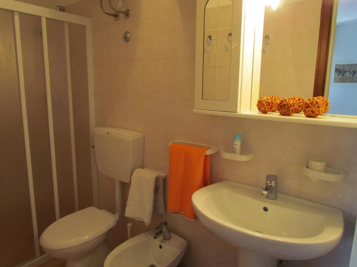 Bright Sea Front Apartment With Balcony Bibione