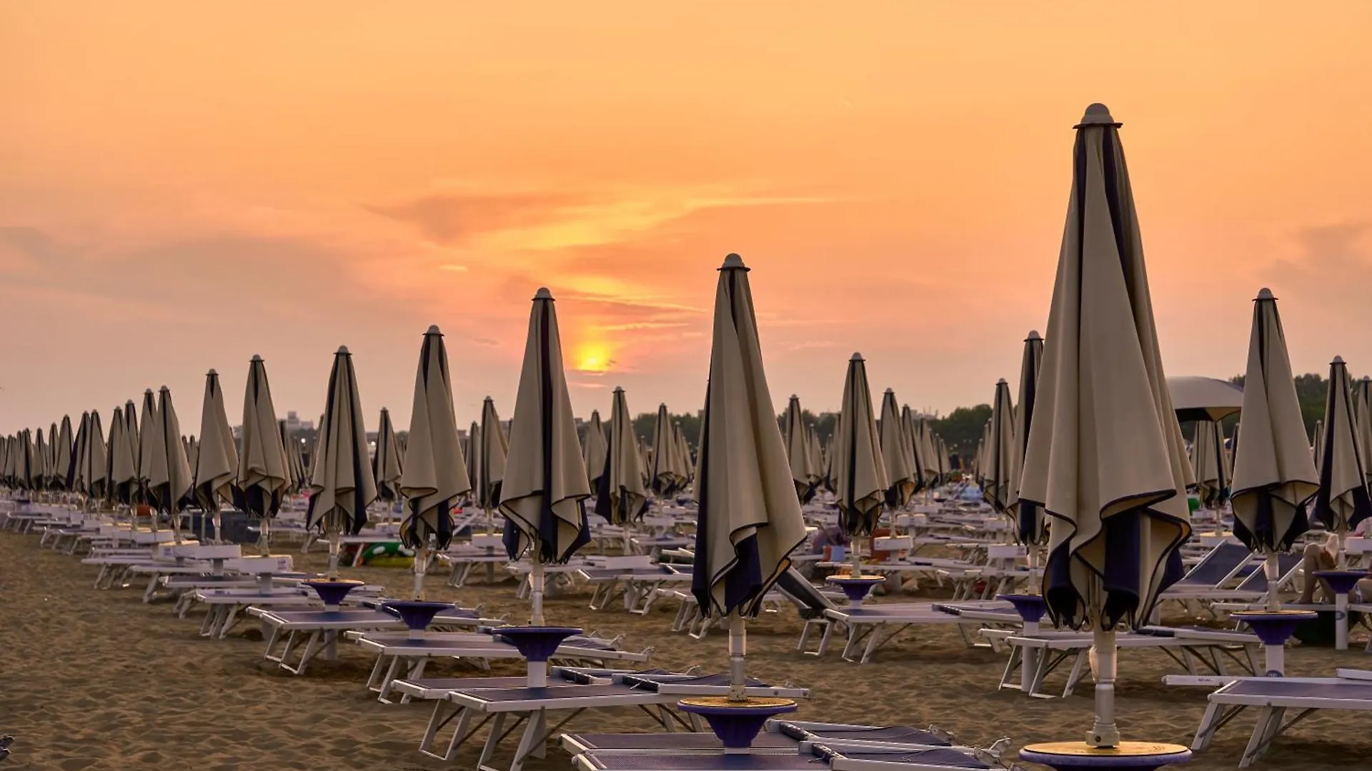 Bright Sea Front Apartment With Balcony Bibione