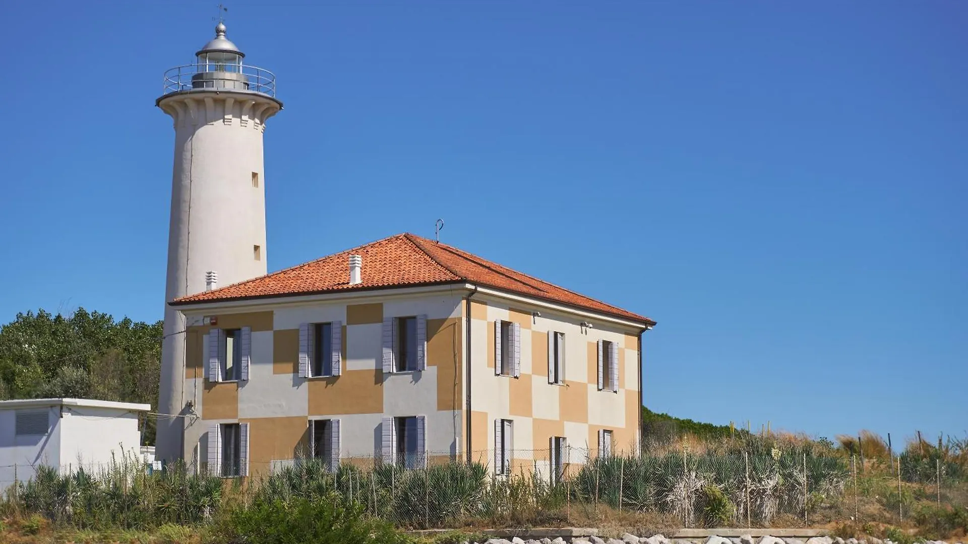 Bright Sea Front Apartment With Balcony Bibione